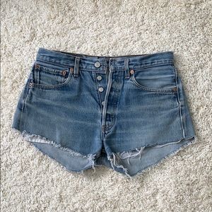 MUST GO Levis Denim Shorts